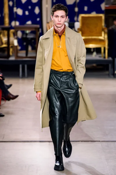 Look 33